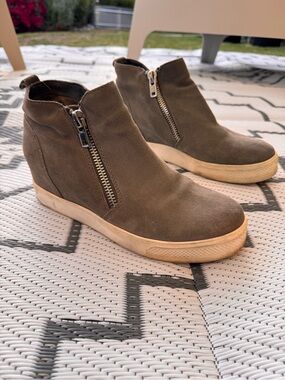 Steve Madden Grey Suede Wedge Ankle Booties with Double Side Zipper